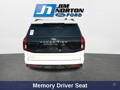 Used 2025 Ford Expedition Active AWD/4WD image 9