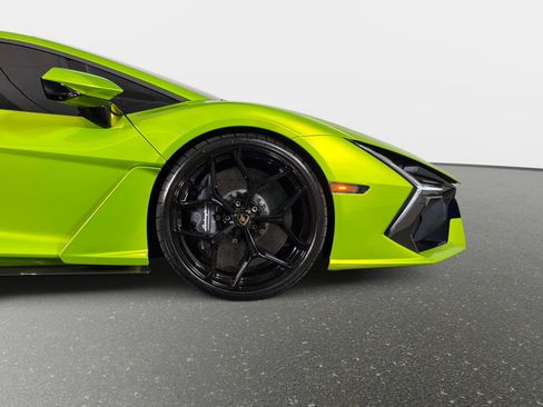 Used 2026 Lamborghini Revuelto AWD/4WD image 4