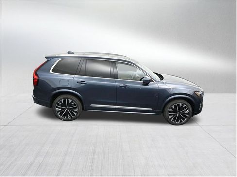 New 2026 Volvo XC90 T8 Ultra w/ Protection Package Premier AWD/4WD image 18