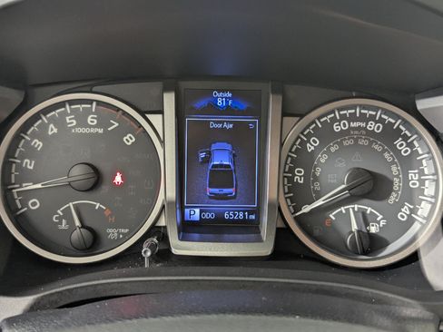 Used 2019 Toyota Tacoma SR5 RWD image 31