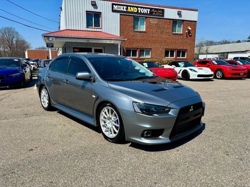 Used 2014 Mitsubishi Lancer Evolution GSR image 3