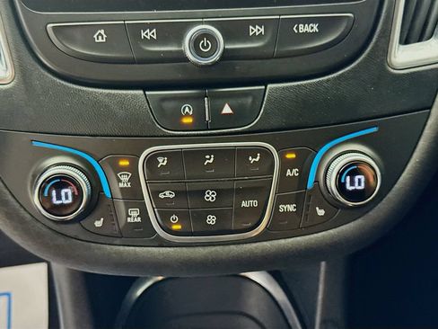 Used 2020 Chevrolet Malibu LT FWD image 18