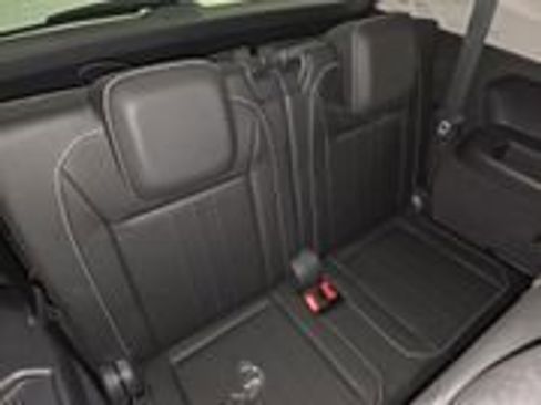 Used 2023 Volkswagen Tiguan SE w/ Panoramic Sunroof Package FWD image 14