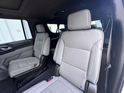 Used 2021 GMC Yukon XL SLT w/ SLT Premium Package image 21