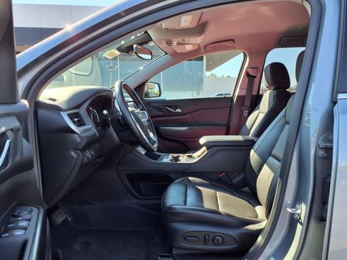 Used 2023 GMC Acadia SLT w/ LPO, Floor Liner Package FWD image 26