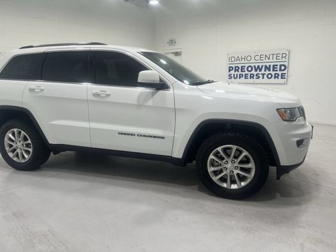 Used 2021 Jeep Grand Cherokee Laredo AWD/4WD image 9