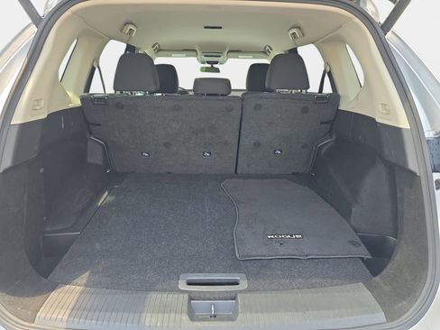 Used 2025 Nissan Rogue SV FWD image 12