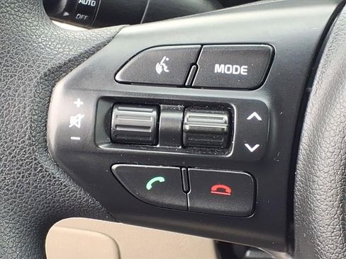 Used 2017 Kia Sorento LX image 12