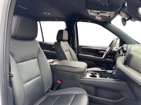 Used 2025 Chevrolet Tahoe LT AWD/4WD image 15
