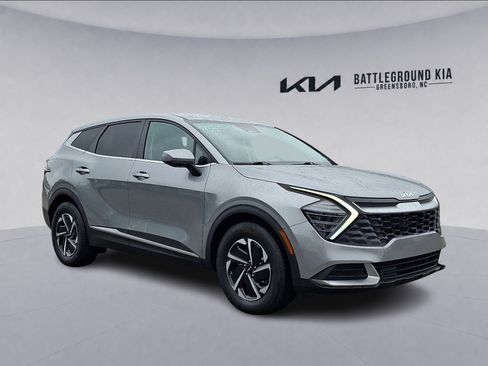 Certified 2025 Kia Sportage LX FWD image 1