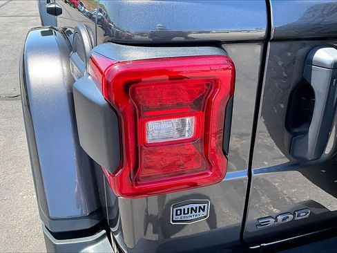 Used 2023 Jeep Wrangler Unlimited Rubicon AWD/4WD image 31