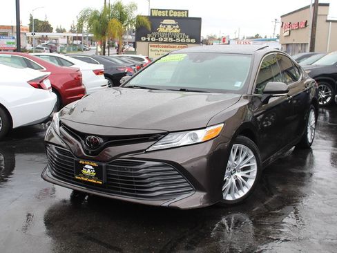 Used 2019 Toyota Camry XLE w/ Driver Assist Package image 48