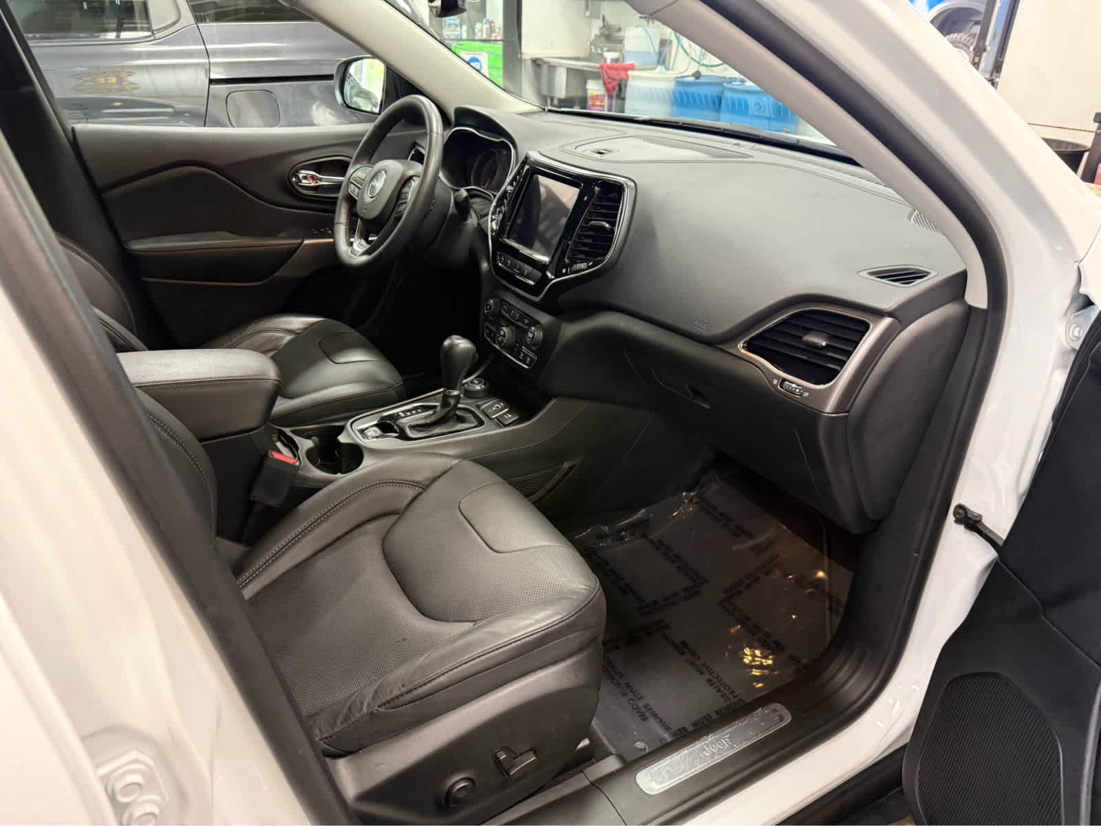 Used 2021 Jeep Cherokee Limited AWD/4WD image 30
