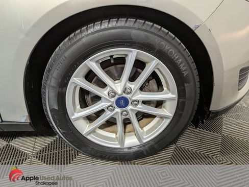 Used 2015 Ford Focus SE w/ SE Cold Weather Package FWD image 38