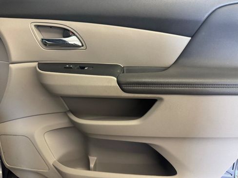 Used 2017 Honda Odyssey EX-L image 25