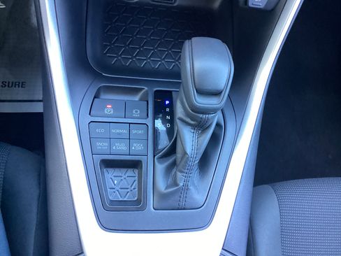 Certified 2025 Toyota RAV4 LE image 36