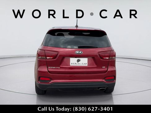 Used 2020 Kia Sorento LX FWD image 4
