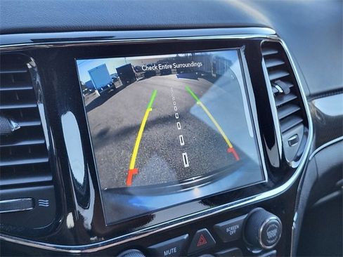 Used 2020 Jeep Grand Cherokee SRT image 21