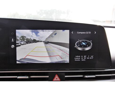 Used 2025 Hyundai Elantra Limited FWD image 25