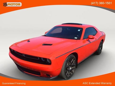 Used 2015 Dodge Challenger SXT w/ Driver Convenience Group RWD image 1
