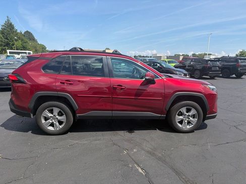 Used 2024 Toyota RAV4 XLE AWD/4WD image 5