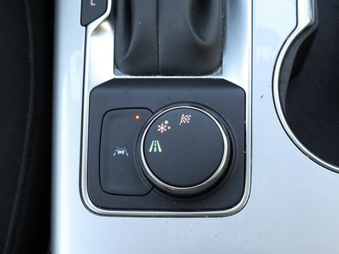 Used 2025 Chevrolet Blazer LT FWD image 11