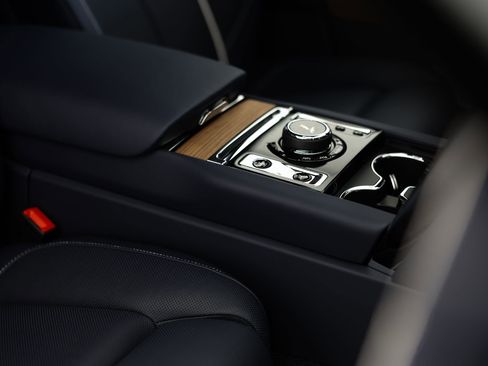 New 2026 Rolls-Royce Cullinan image 36