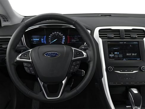 Used 2014 Ford Fusion SE w/ Equipment Group 202A FWD image 4