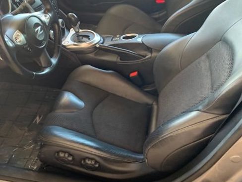 Used 2010 Nissan 370Z Touring RWD image 2