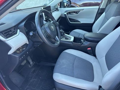 Used 2023 Toyota RAV4 XLE w/ Convenience Package image 4