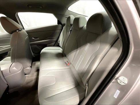 Used 2023 Hyundai Elantra SEL w/ Convenience Package image 15