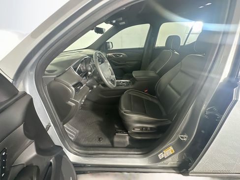 Used 2023 Chevrolet Traverse Premier w/ Redline Edition AWD/4WD image 13
