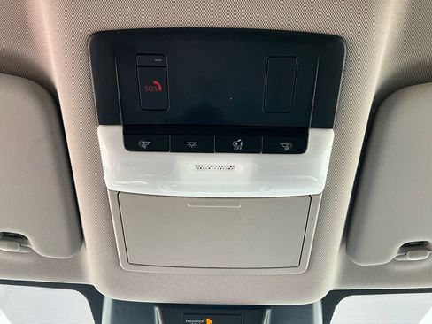 Used 2025 Nissan Rogue SV image 17