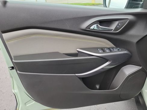 Used 2025 Chevrolet Trax ACTIV FWD image 6