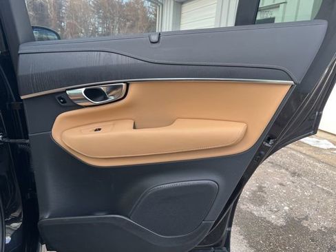 Certified 2025 Volvo XC90 B6 Ultra image 18