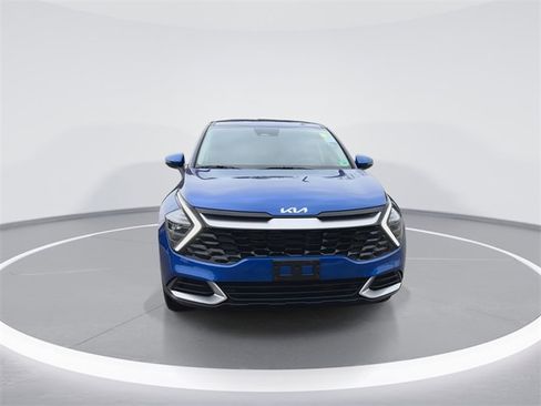 Used 2024 Kia Sportage EX image 3