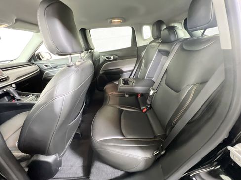 Used 2022 Jeep Compass Latitude image 23