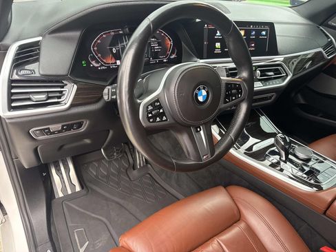 Used 2021 BMW X5 xDrive40i w/ M Sport Package AWD/4WD image 18