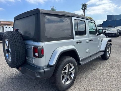 Used 2022 Jeep Wrangler Unlimited Sahara w/ Cold Weather Group AWD/4WD image 5