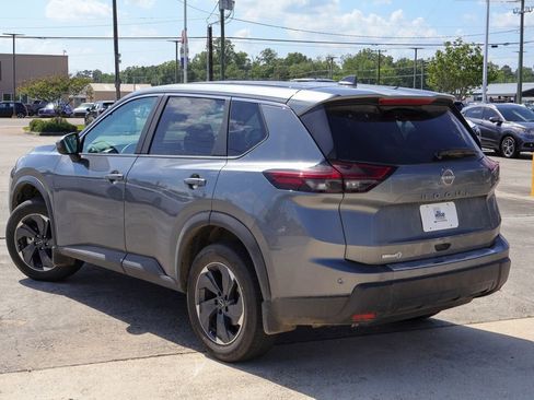 Certified 2026 Nissan Rogue SV FWD image 2