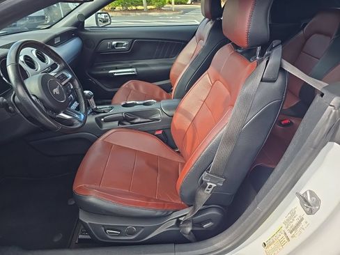 Used 2016 Ford Mustang Premium RWD image 3
