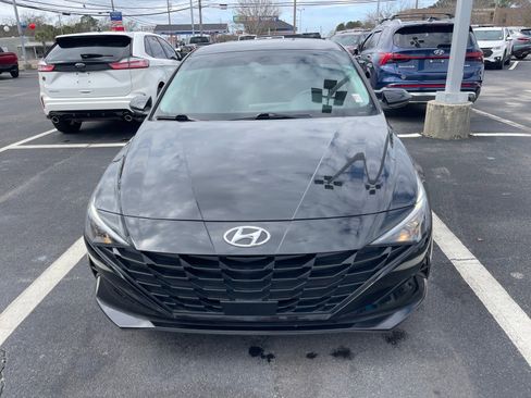 Used 2023 Hyundai Elantra SEL w/ Convenience Package image 2
