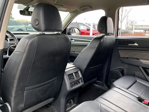 Used 2022 Volkswagen Atlas SE w/ Black Wheel Package image 31