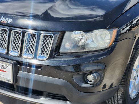 Used 2016 Jeep Compass Latitude image 9