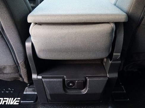 Used 2023 Ford F350 XLT image 37