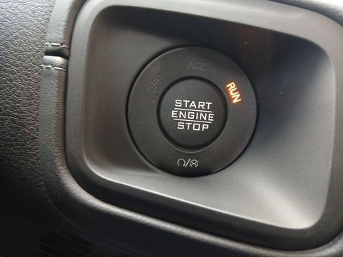 New 2025 Jeep Gladiator Sport image 37