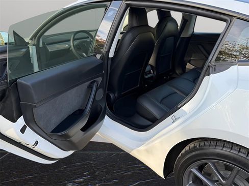 Used 2021 Tesla Model 3 Long Range image 22