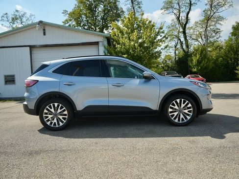 Used 2022 Ford Escape Titanium image 7