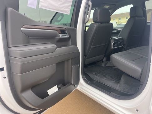 New 2026 GMC Sierra 1500 SLT w/ SLT Convenience Package AWD/4WD image 17