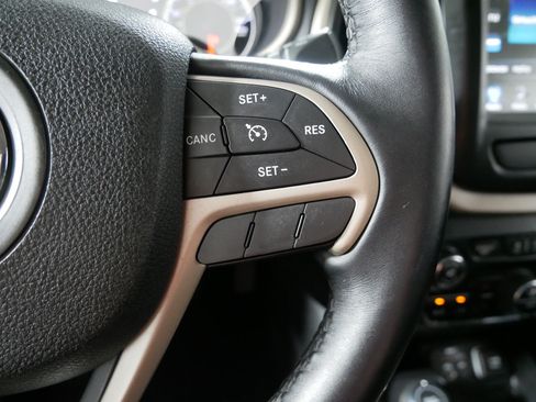 Used 2017 Jeep Cherokee Limited AWD/4WD image 28